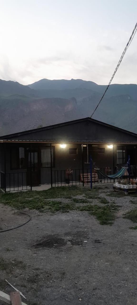 Nikolozi Ξενοδοχείο Kazbegi Εξωτερικό φωτογραφία